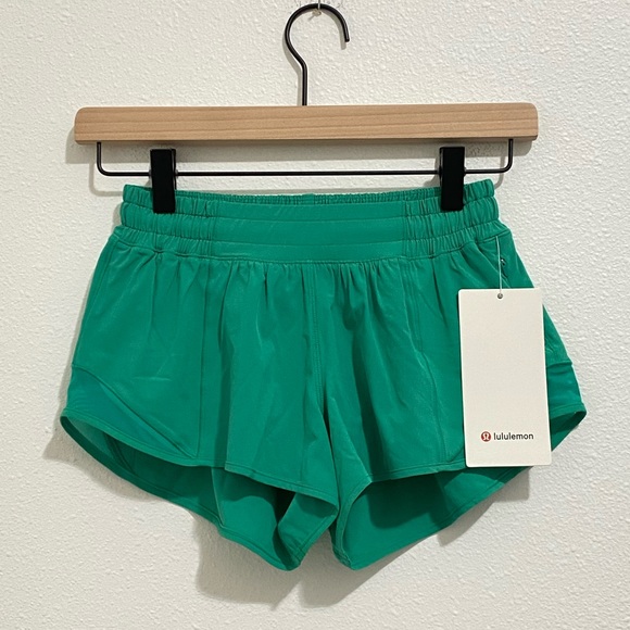 lululemon athletica Pants - Lululemon Hotty Hot LR Short 2.5 Lined